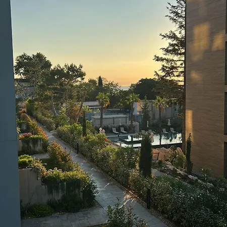 Azur Panorama - Town House 6 Апартаменти *